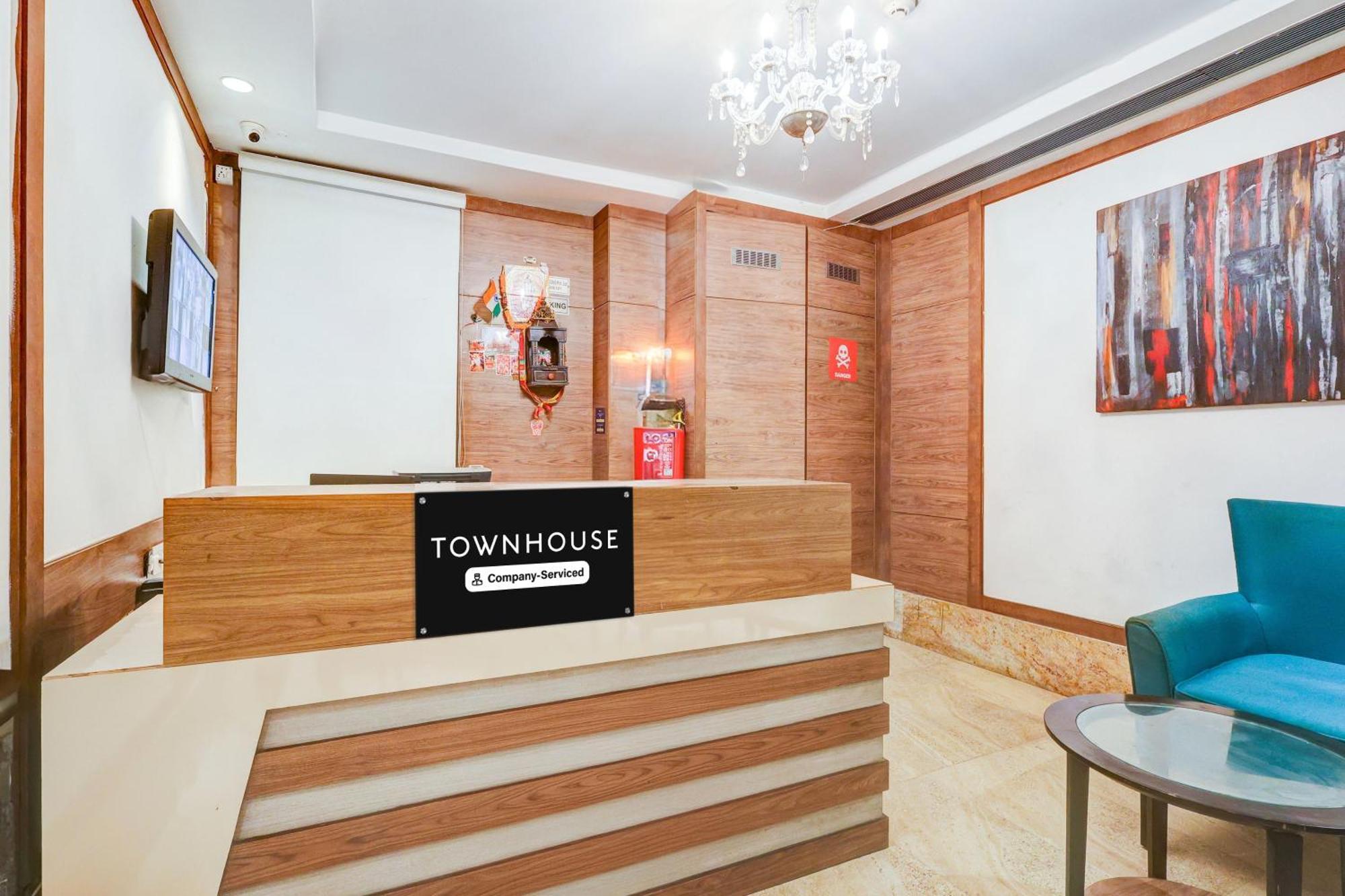 Super Townhouse Chhatarpur Near Metro Park 뉴델리 외부 사진